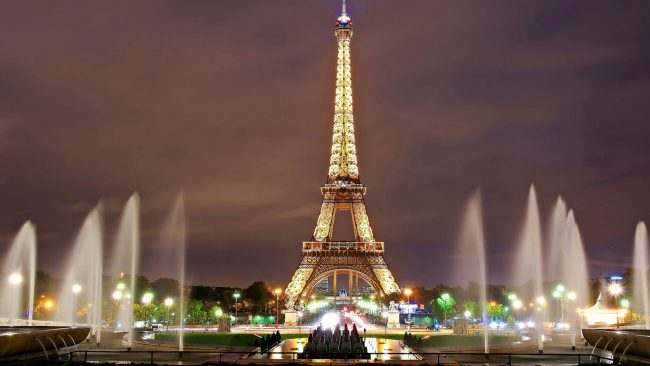 US Discovering the city of love–Paris eiffel tower 1280022