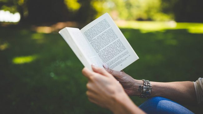 US Reading international day pexels photo 115001